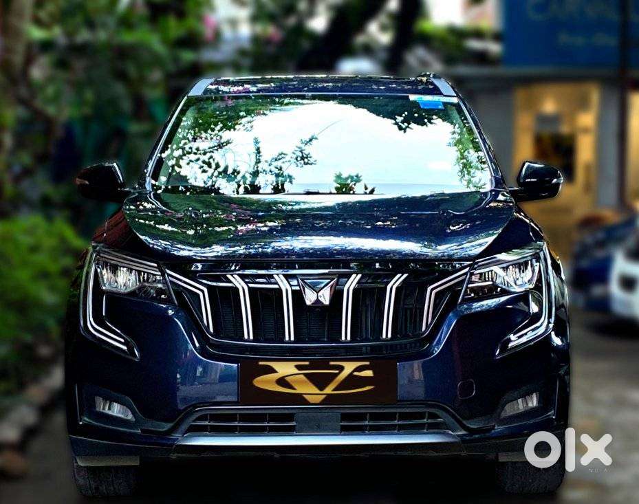 Mahindra XUV700, 2022, Petrol