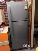 Double door refrigerator