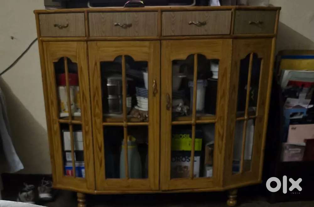 Crockery stand