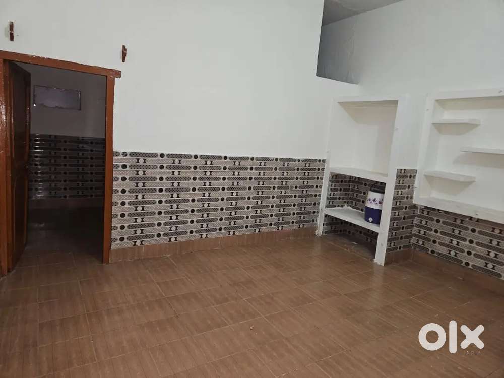 2 room set available