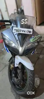 Yamaha R15 V2