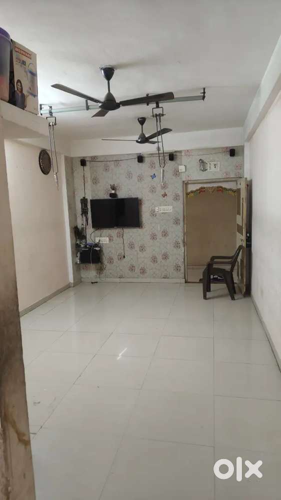 3 બેડ હોલ કીચન તાત્કાલિક વહેંચવા નો છે