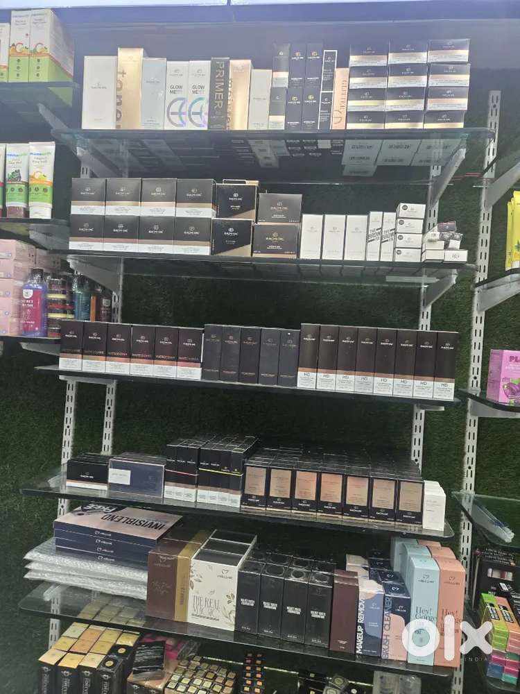 Wanted sales girls with good experience & also frshrs with good skills