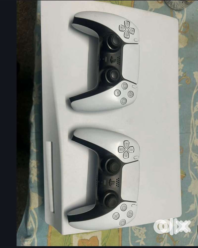 2 controllers PlayStation 5 Disc Edition perfect condition Negotiable