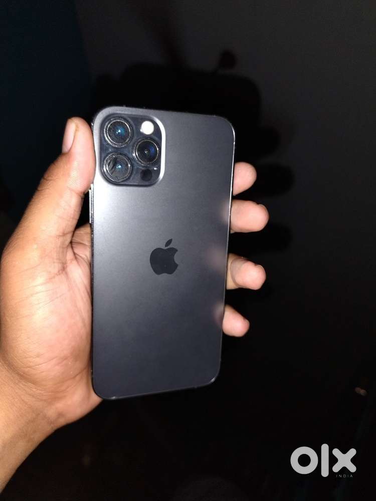 I phone 12 pro all okay only 1x camera blur