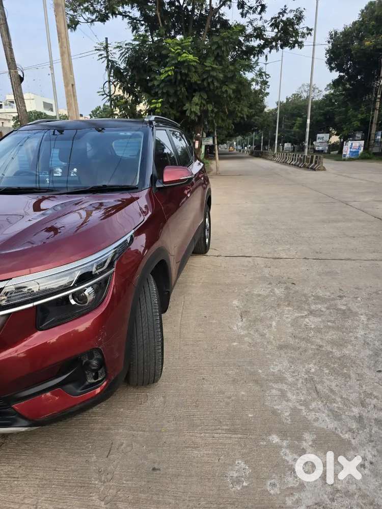 Kia Seltos sparingly used diesel vehicle, push start button and alloys
