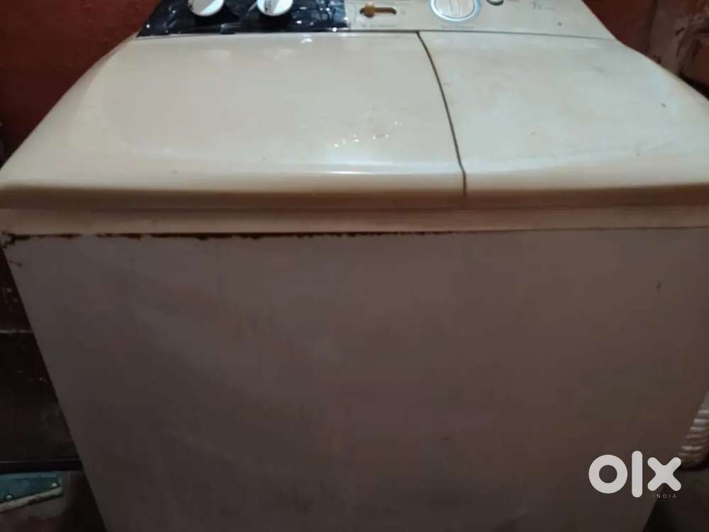 Semi automatic washing machine