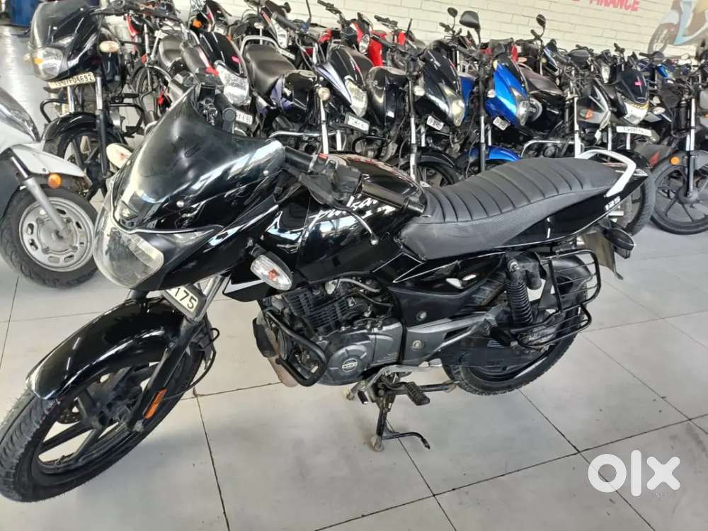 BAJAJ PULSAR 125 model 2021 singil used