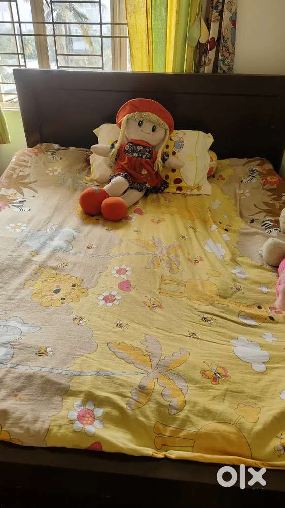 Beautiful solid wood box bed, queen size,for sale