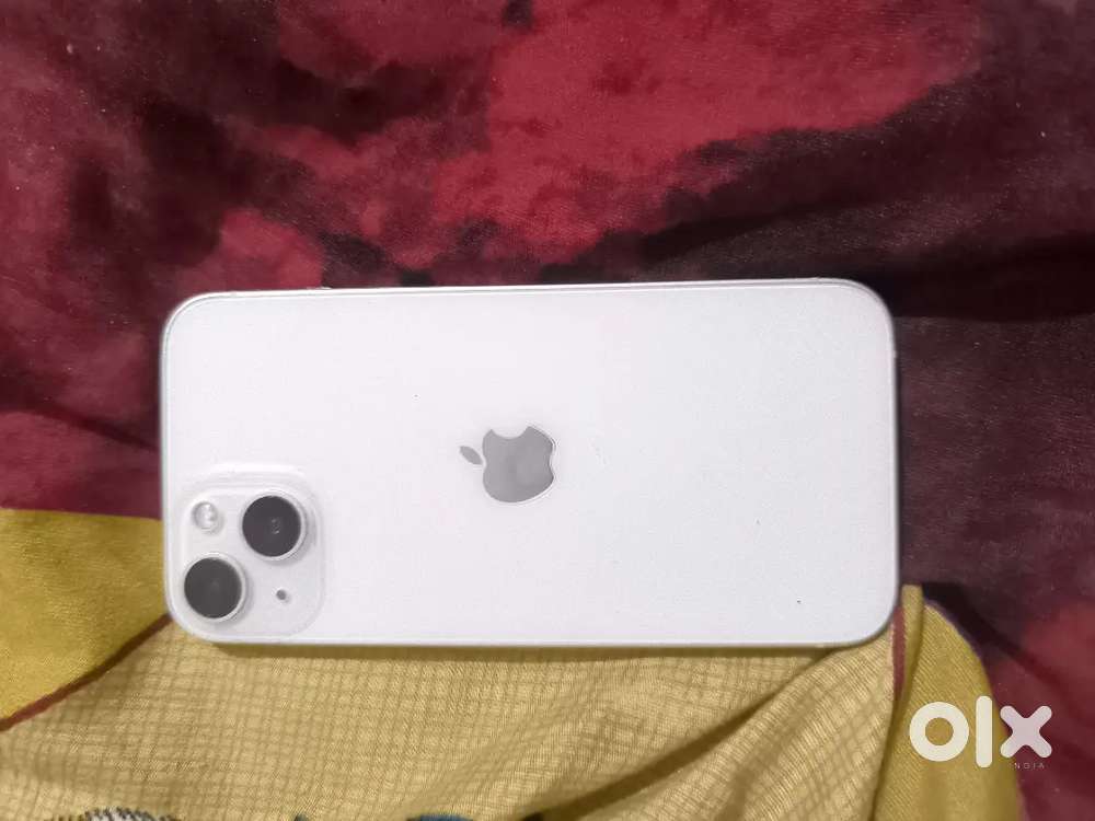 I phone 13 128gb 6 month old insurance full no damaged no scratches