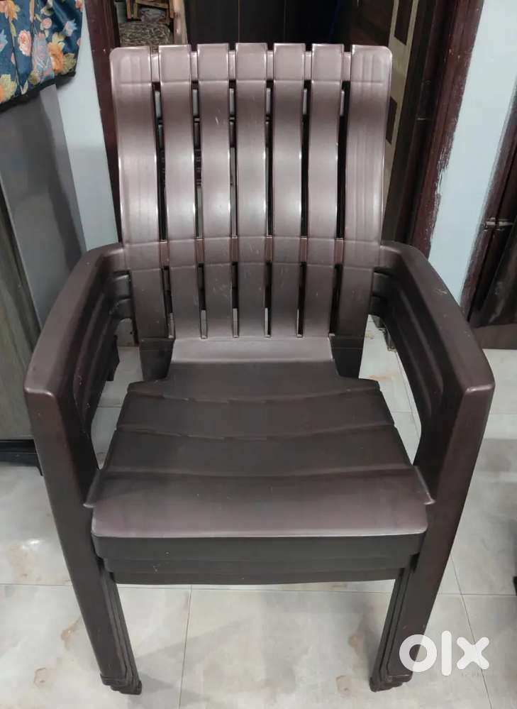 Neel Gagan Plastic Chair x 3