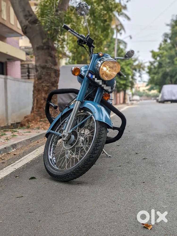 Royal enfield classic 500 with unique color blue