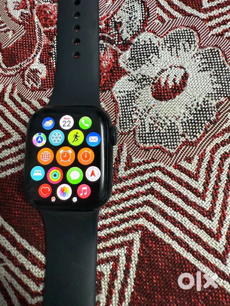 Apple watch series 8
