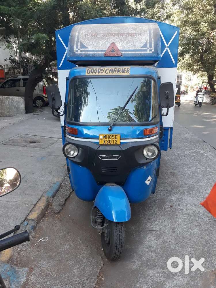 Bajaj maxima cng tempo