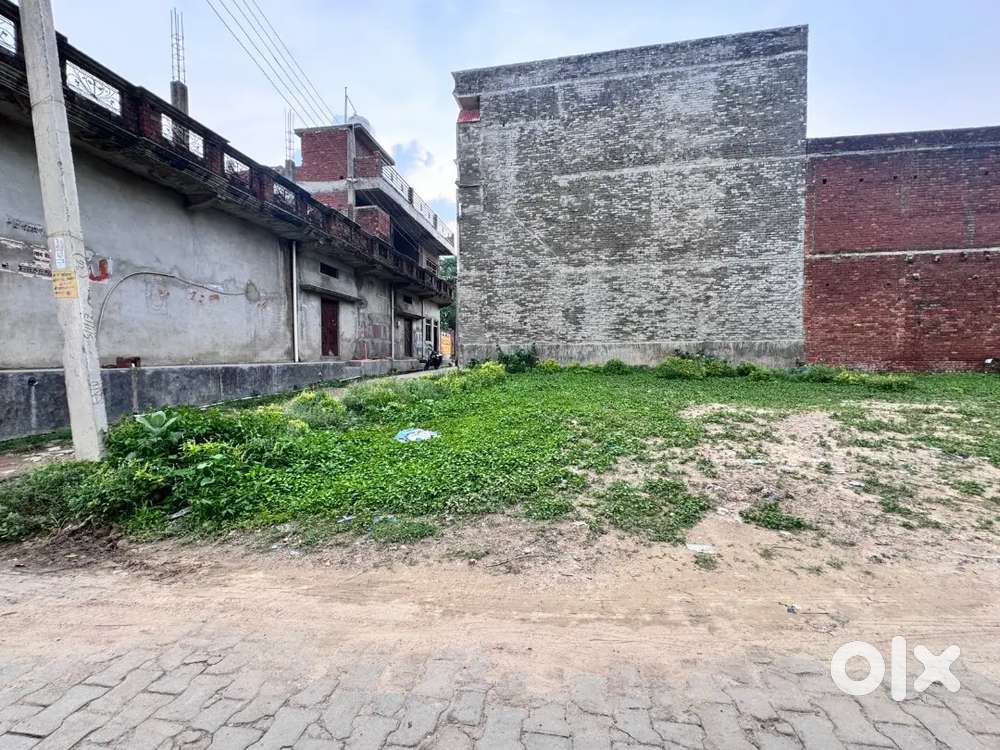 20 by 40 corner plot opposite Gulshan marriage lawn