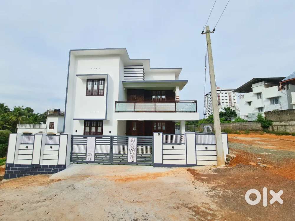 Kazhakootam kariyavattom LNCP 3bhk new house 4.15cent 1850sqft 82Laks