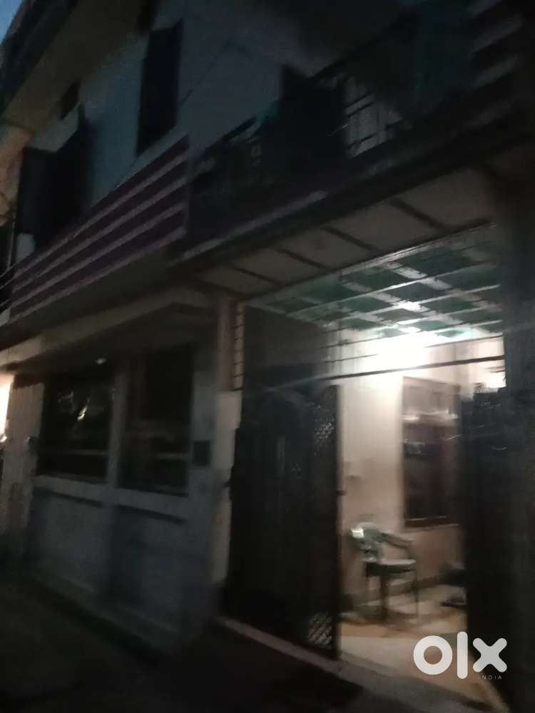 1100 main bna h 4500000 lakh main sale kr rhe hain preem kunj roorkee