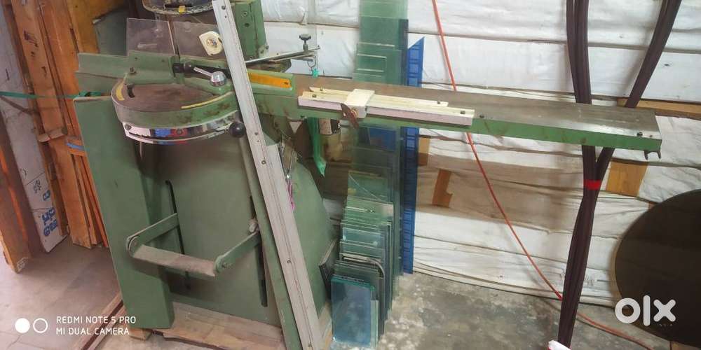 Frame cutting machine and pinning