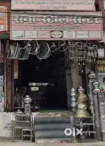 सदर बाजार मेन रोड पर। दुकान किराये से देना है।