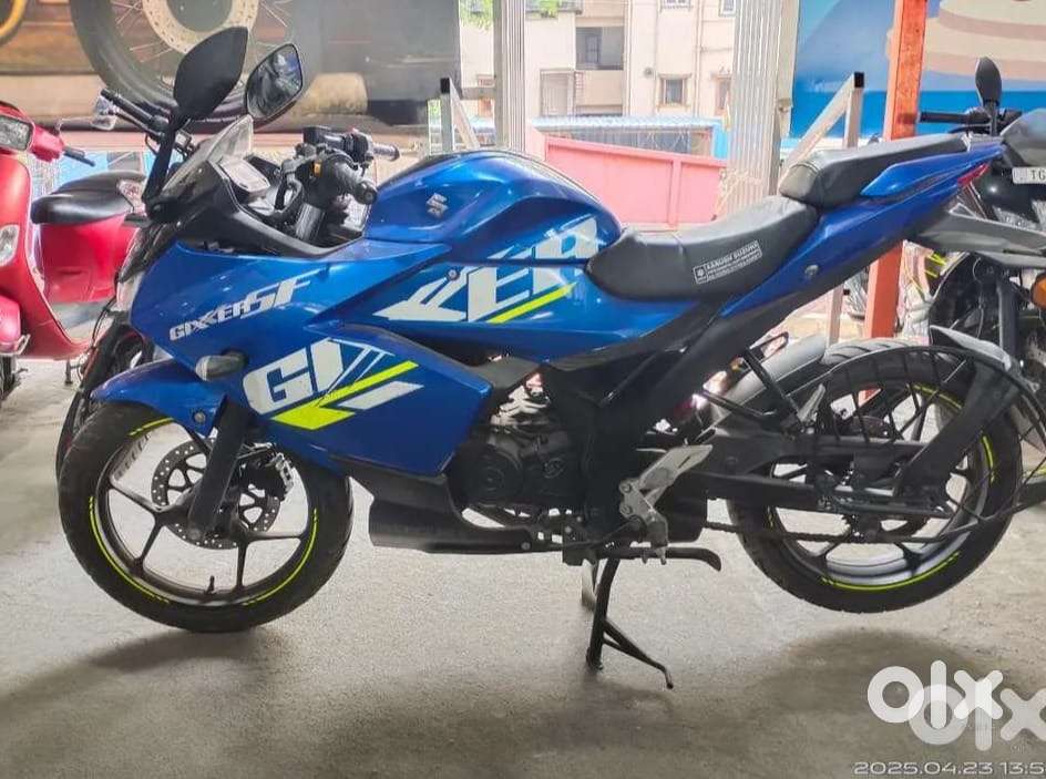 Gixxer sf only 13560kms bluish
