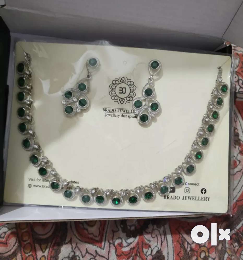 Jewel set at low price FREE DELIVERY