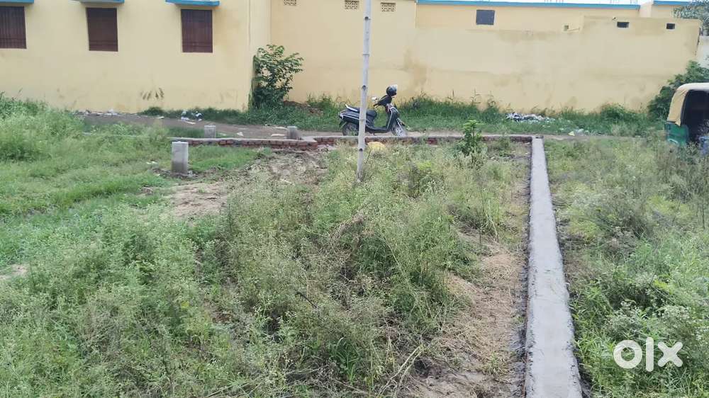 500 square feet plot area coner plot mohali road, karmalichak, patna c