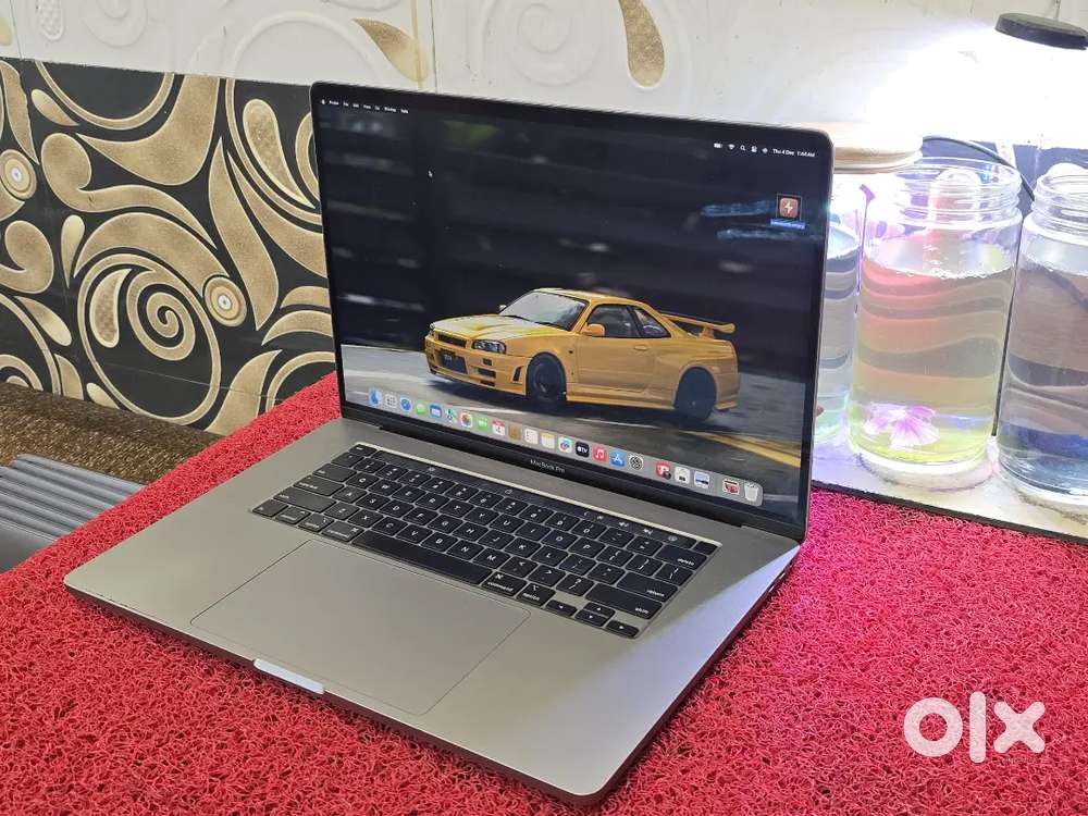 Apple Macbook Pro 2020 i7 16gb 512gb 5.5gb Graphics 16inch Retina