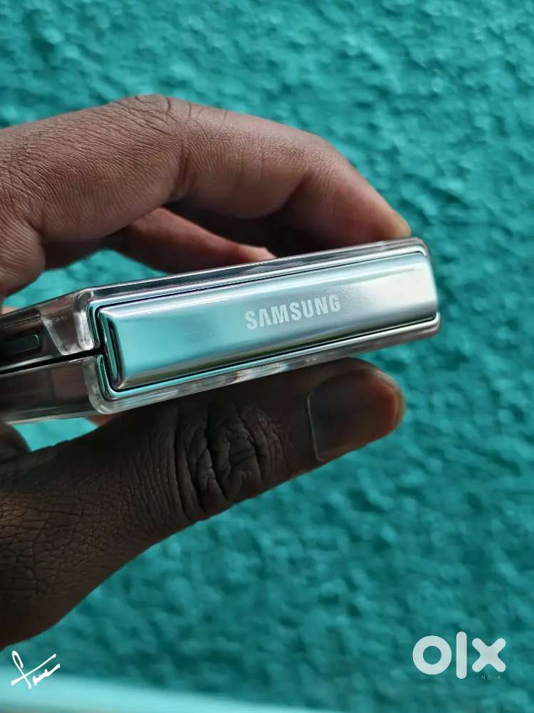Samsung flip 5 excellent condition