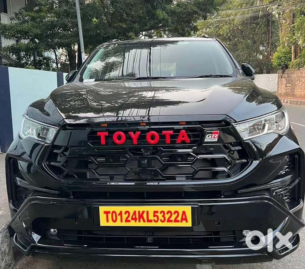 Innova Hycross GR Toyota grill