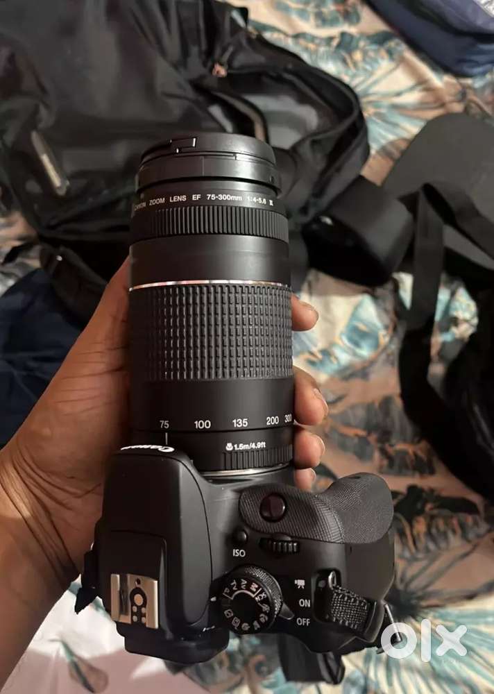 Canon EF 75-300 mm lens Black