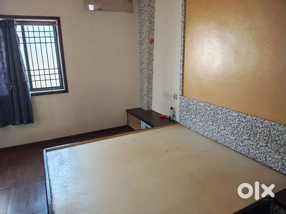 2BHK SEMI FURNISHED WITH BED FOR RENT IN DIWALIPURA