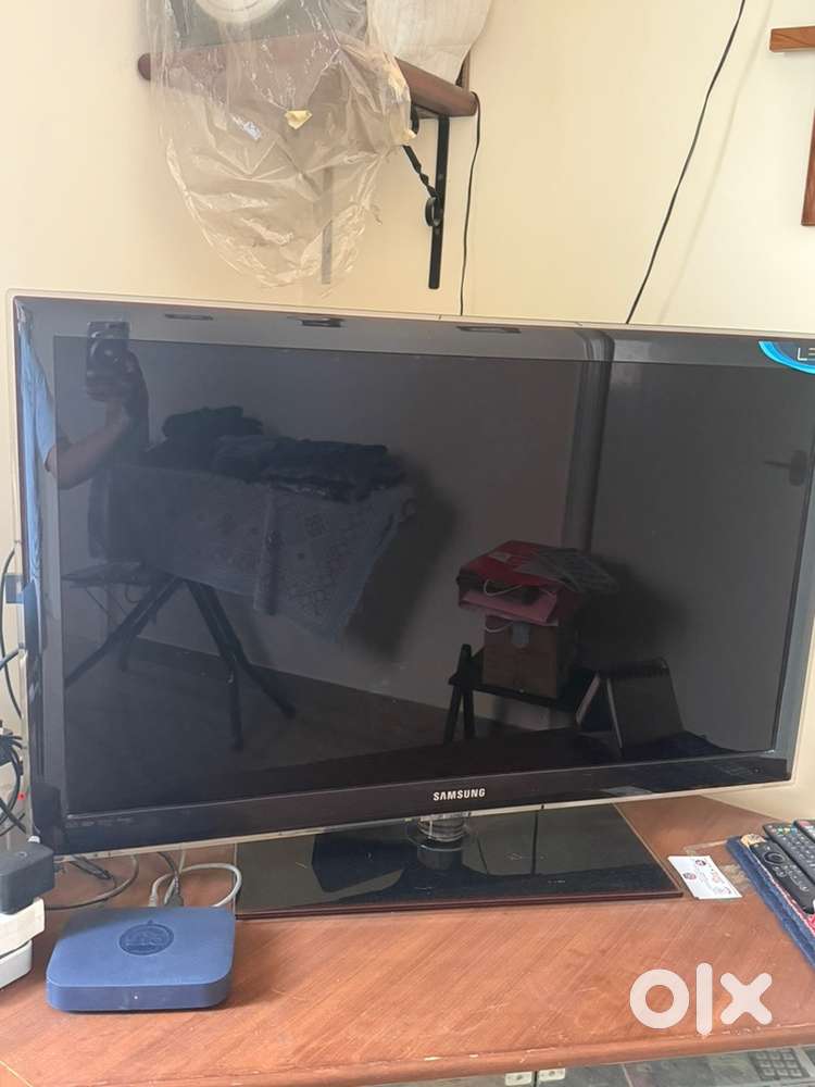 samsung 40” LED TV