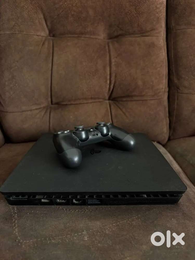 PS4 SLIM 500GB GOOD CONDITION