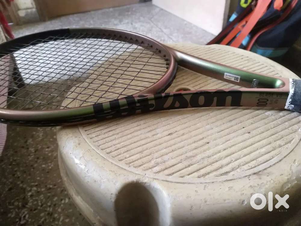 Tennis racket Willson Blade V8