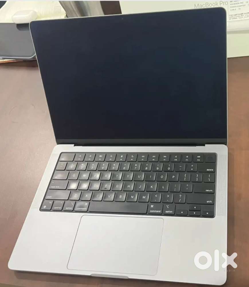 Apple MacBook Pro 14-inch (M2 Max,32GB RAM 1 TB SSD)