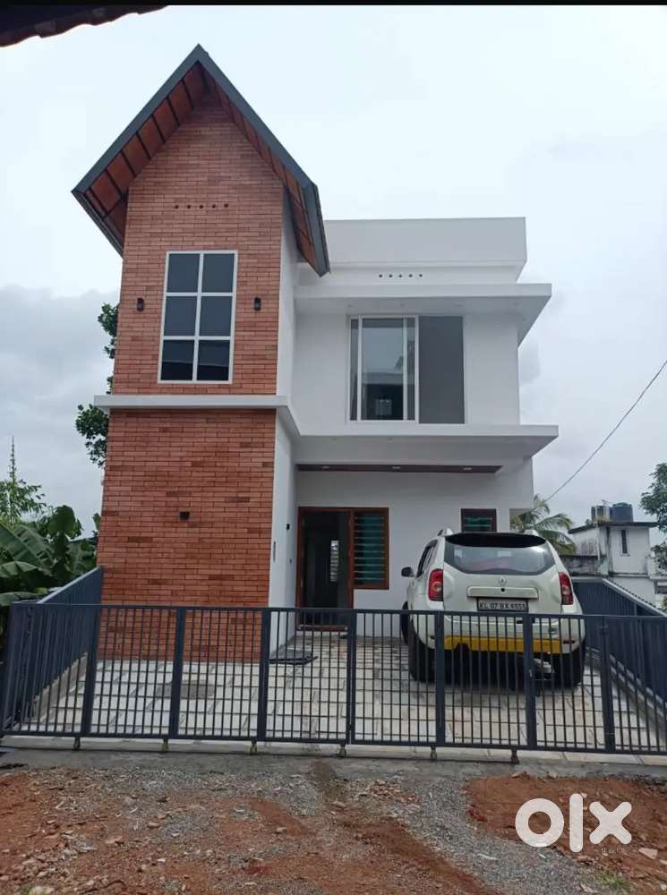Independent 3bhk house for sale near chengampuzha nagar kalamassery