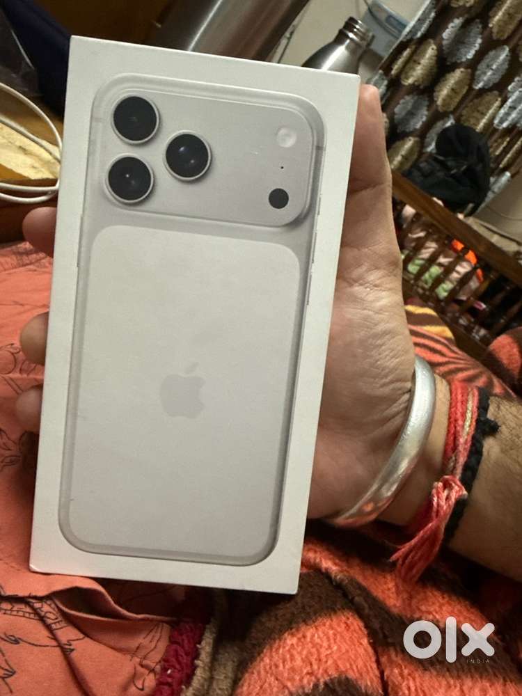 17 pro max 256 sealed Box silver