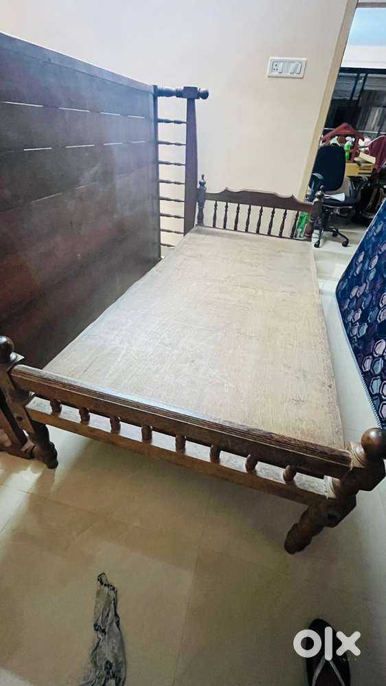 Coconut bed single coat