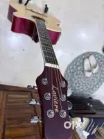 Laviere make Semi acoustic Guitar (&lt; 1yr old) with Fishman Pickup