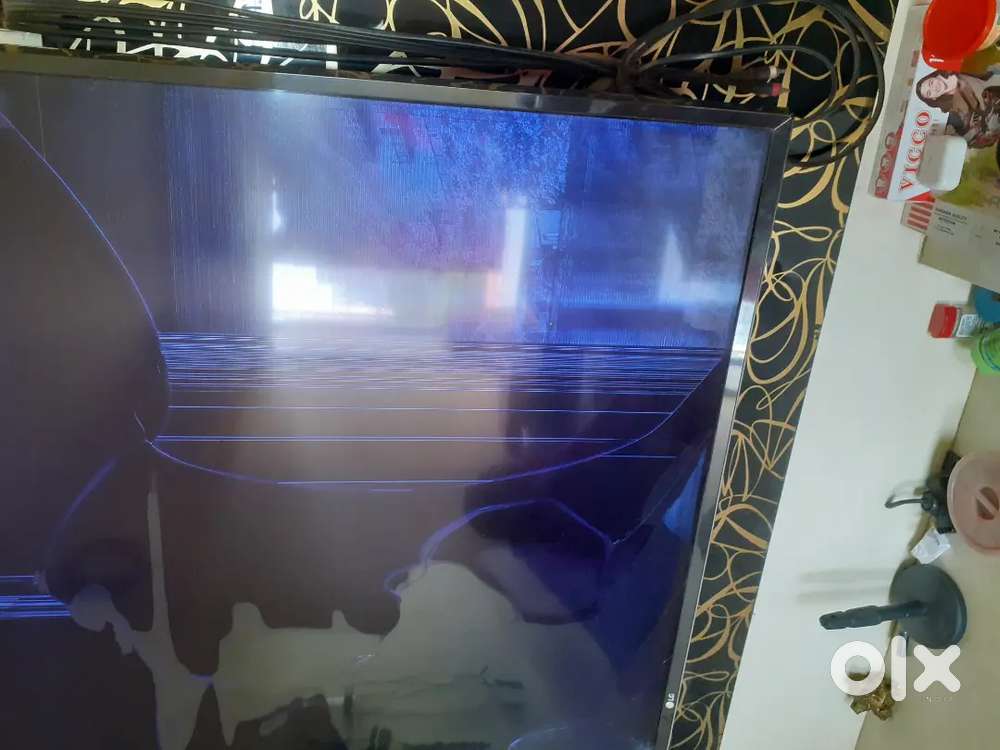 Lg 55' 4k tv broken display