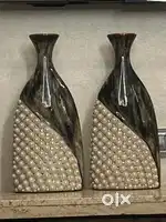 2 PIECE ELEGANT VASE SET