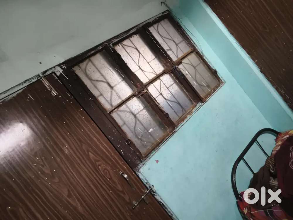 Need a roommate only for boys