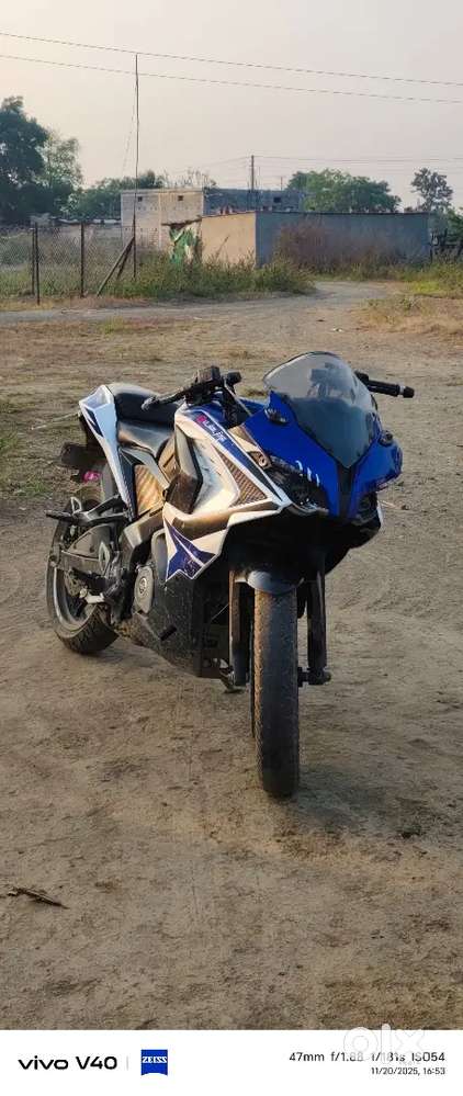 Bajaj Pulsar Rs 200 fore sale good condition