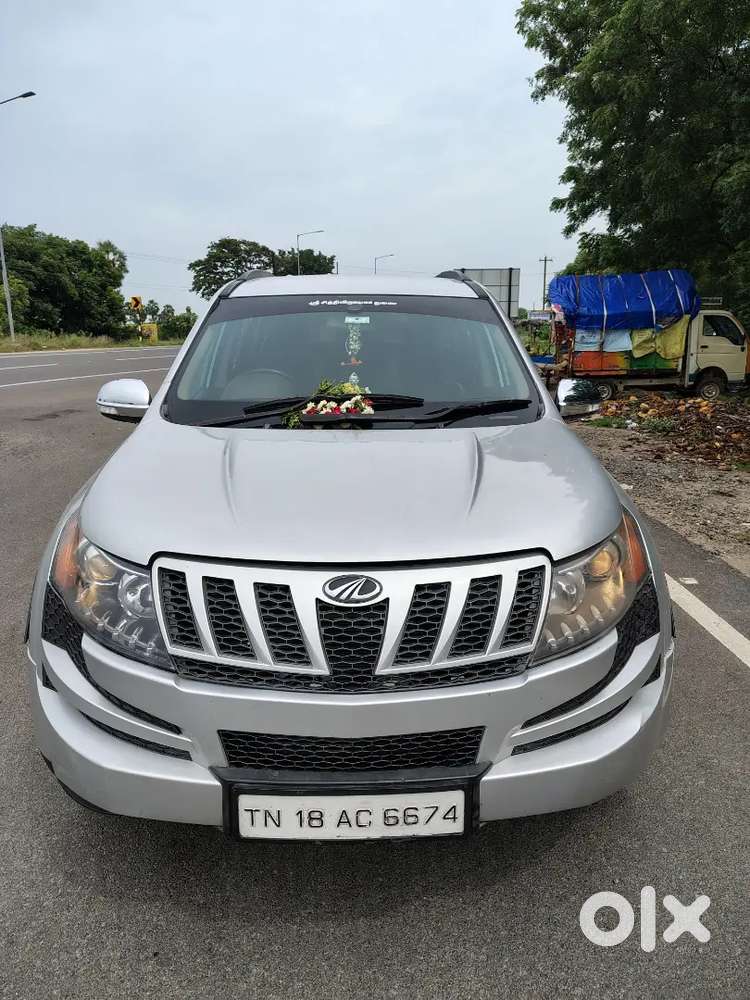 Mahindra XUV500 2015