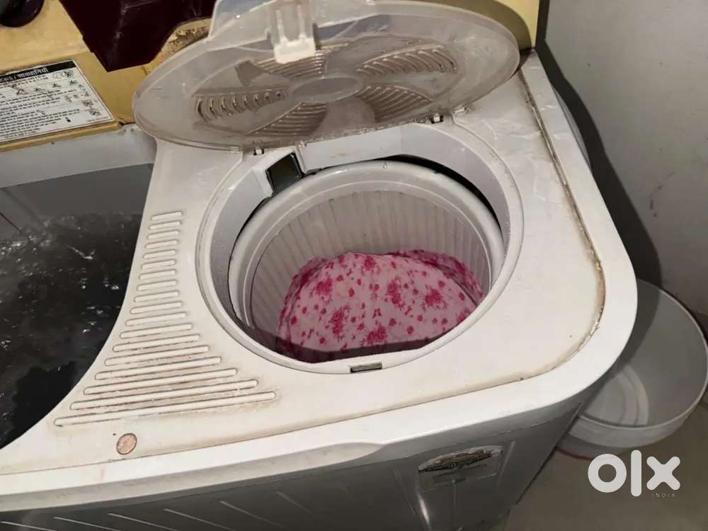 Semi automatic washing machine