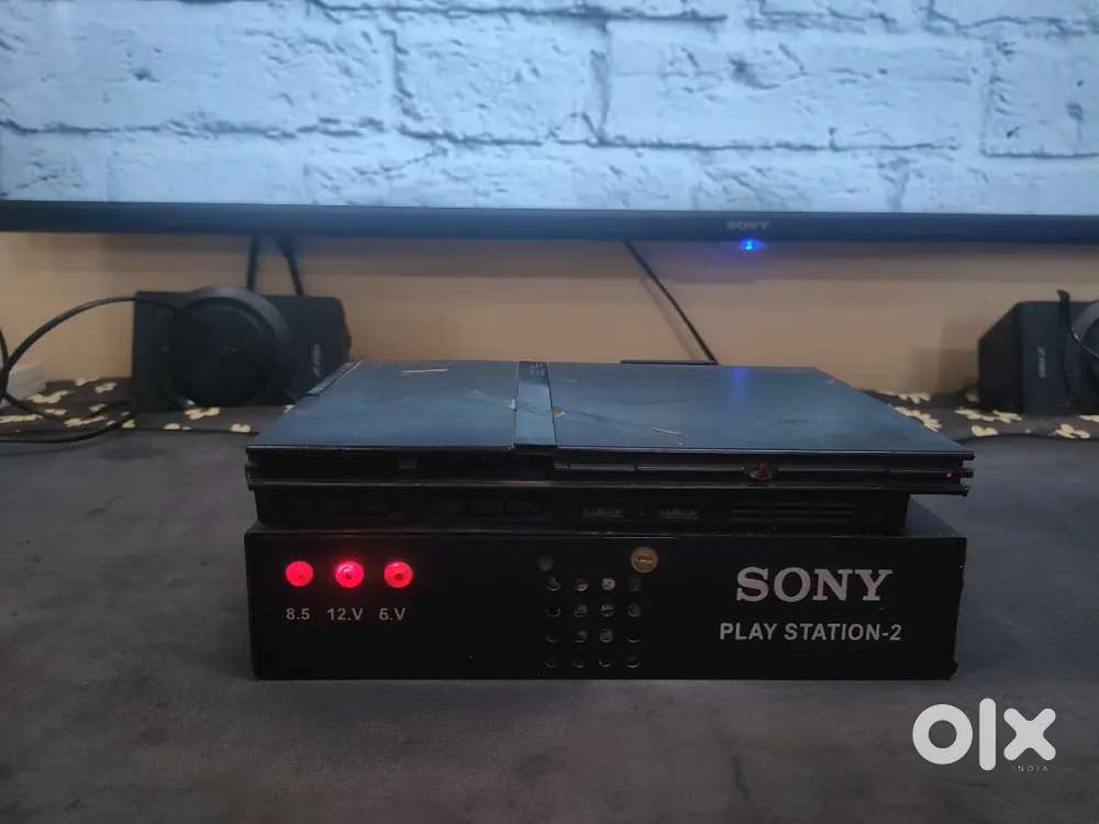 Sony PlayStation 2 with 2 controllers