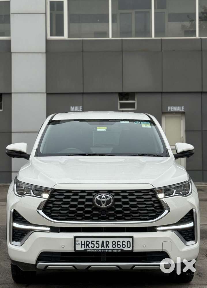 Toyota Innova Hycross 2.0 VX Hybrid 7 STR, 2023, Petrol