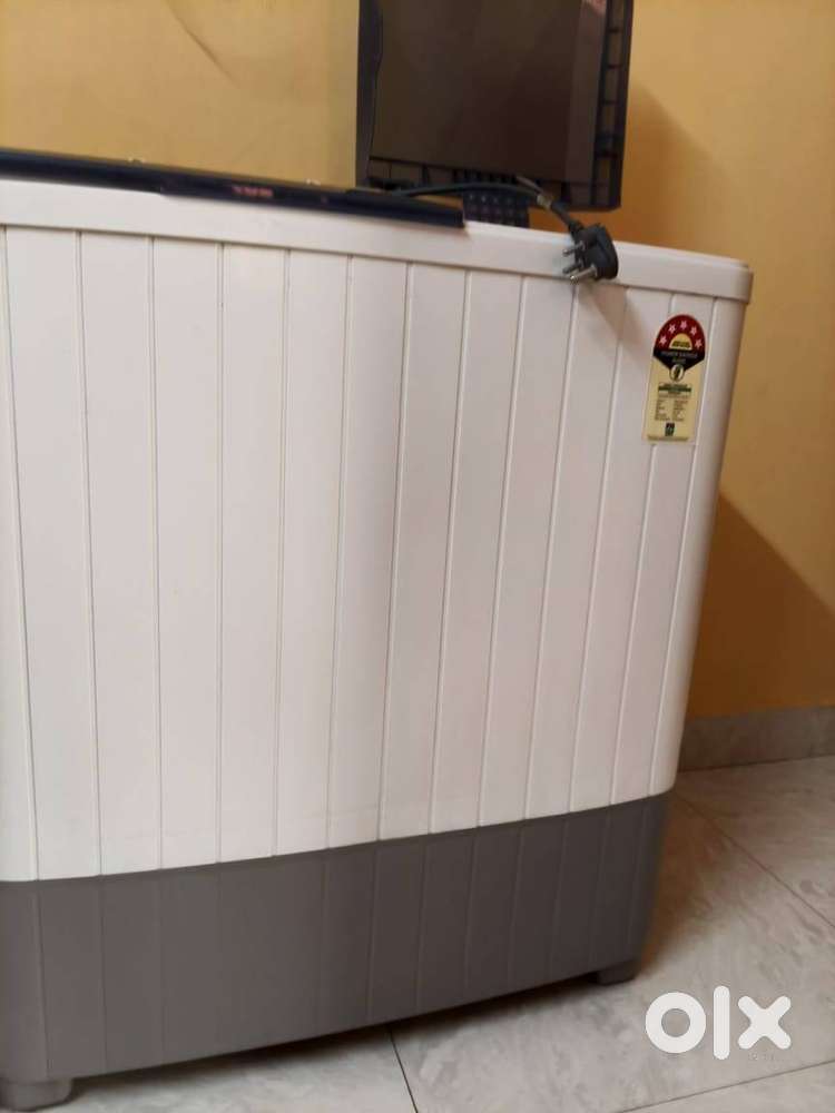 SEMI AUTOMATIC WASHING MACHINE