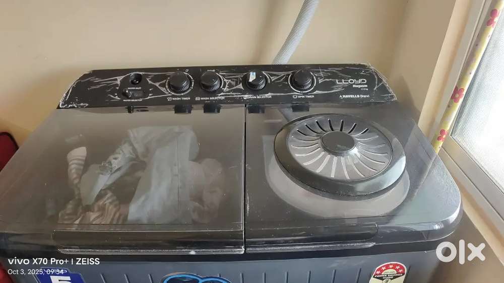 Lloyd  magnum 11kg semi automatic washing machine ,no online only cash