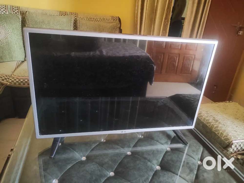 LG 32inches IPS Smart LED TV
